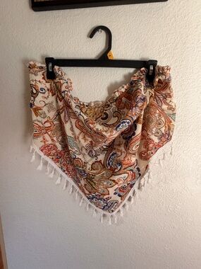 Chicme Paisley Print Ruffled Neck Blouse in Cream and Multicolor Bandeau